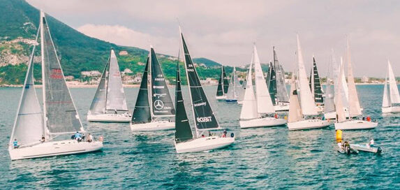 100-miglia-del-medio-tirreno-partenza-regata-circeo-porto