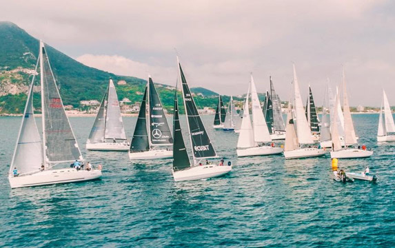 100-miglia-del-medio-tirreno-partenza-regata-circeo-porto